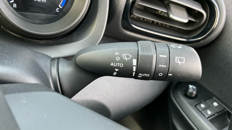 Toyota Yaris 1.5 Hybrid Design 5dr CVT Hybrid Hatchback